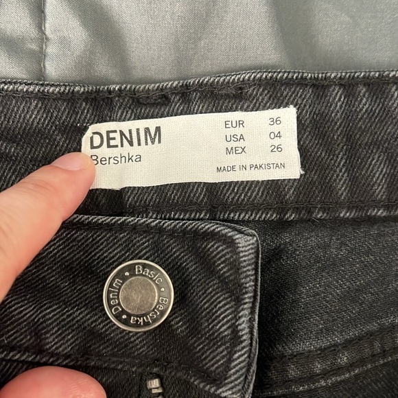 Bershka Black Wash Denim Shorts Size 4 - Picture 4 of 5